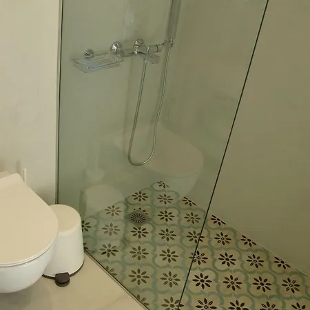 شقة Sixteen Seasons House *