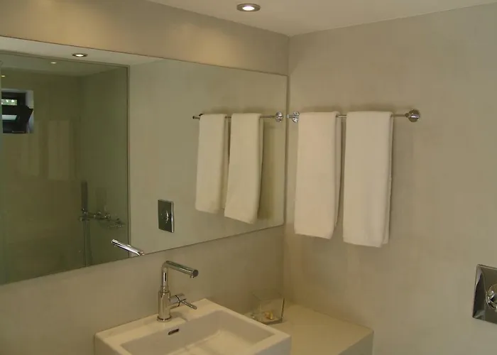 Sixteen Seasons House