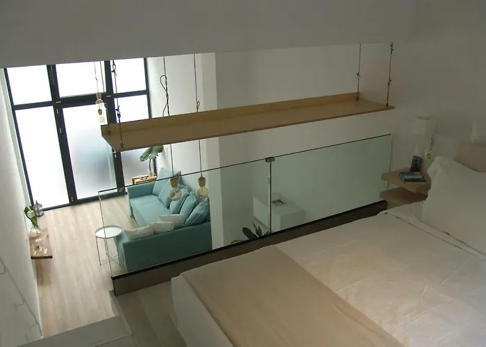 Апартаменты Sixteen Seasons House