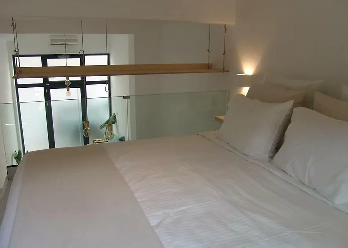 Апартаменты Sixteen Seasons House